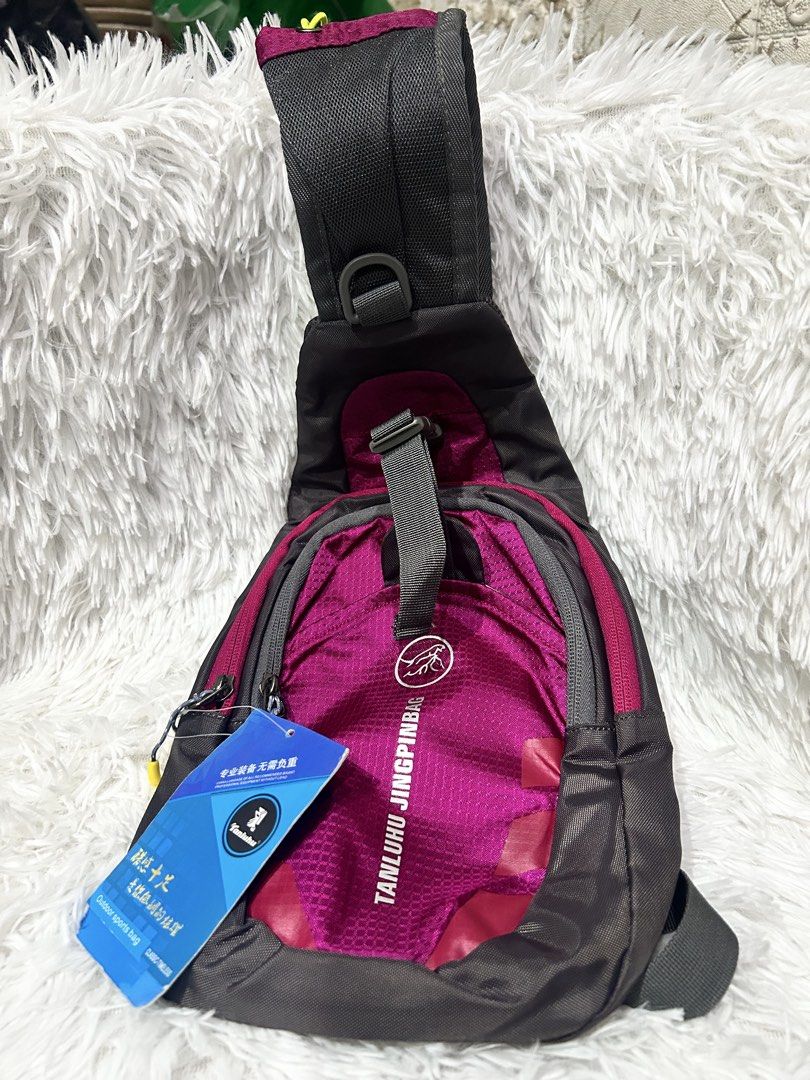 Tanhulu Chest/ Body Bag (Category: Cross-body Bags) located in Pasig City. Submitted by minminreyn (Listing ID 1465909868, Image 3). Description: Branded Tanhulu Body Chest Bag No issue Cavite or Siena College of Qc Delmonte Ave (Sunday-Monday Only Lalamove or Jnt.