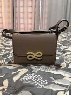 (Category: ) located in . Submitted by anythingluxe (Listing ID 1465912068, Image 1). Description: .