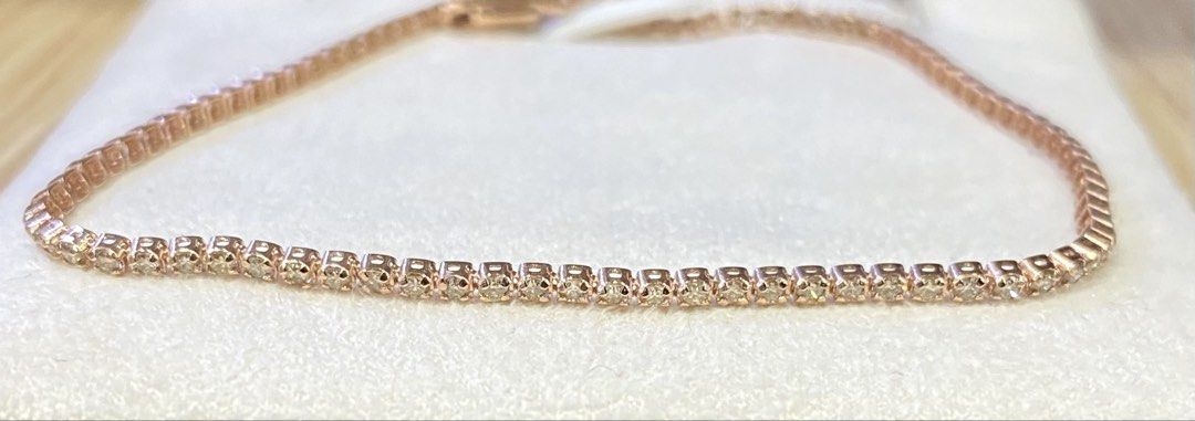 Tennis Bracelet (Category: Bracelets) located in Manila. Submitted by jen_abon (Listing ID 1465904151, Image 3). Description: 💎18K 💎2.1 grams 💎Natural Diamonds 💎K18 Markings.