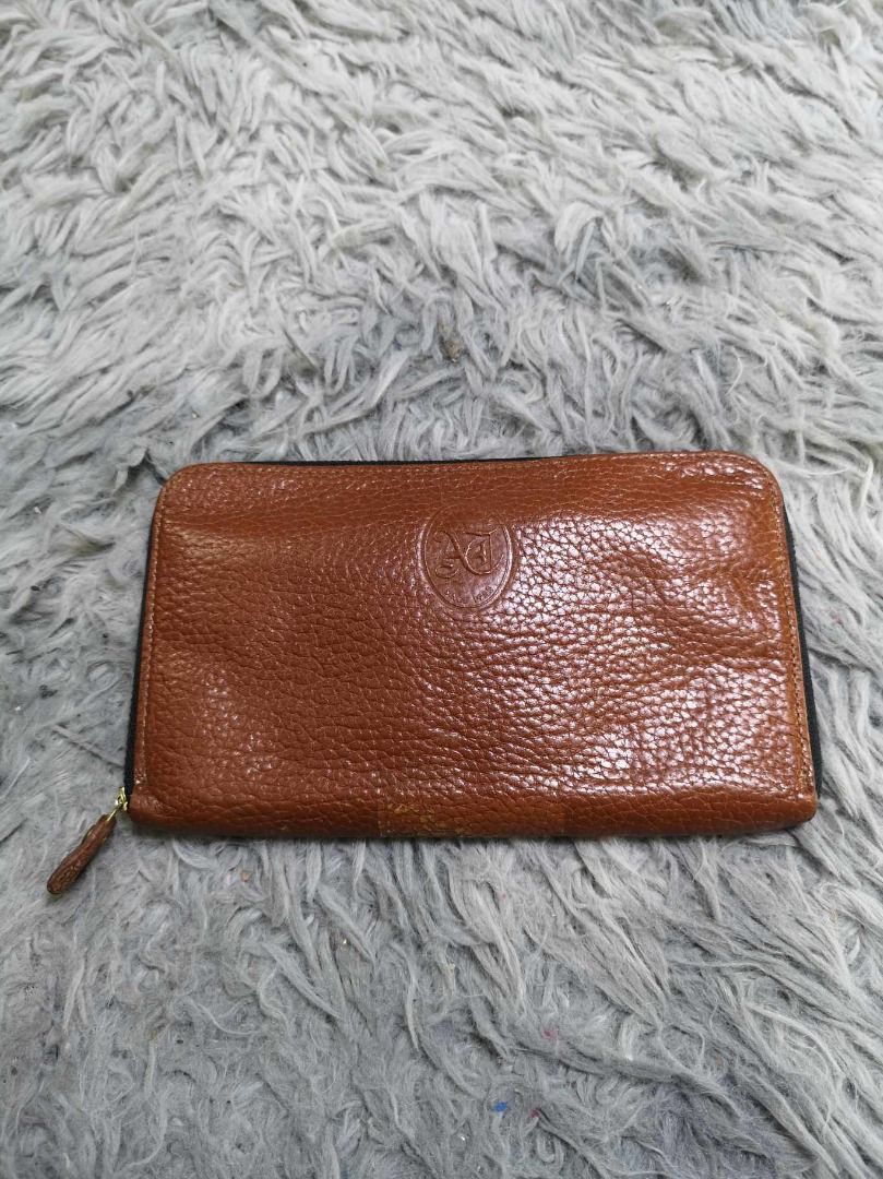 Textured Brown Leather Zip Around Wallet (Category: Wallets & Card holders) located in Santa Cruz. Submitted by jmy_surplus.2 (Listing ID 1465893392, Image 1). Description: Size ; L - 4.6 W - 7.6 Color ; Brown Type ; Wallet Brand ; No Brand Material ; Leather Style ; Brown leather Zipper Closure Wallet LR 129 JMY 5 Batch #224.