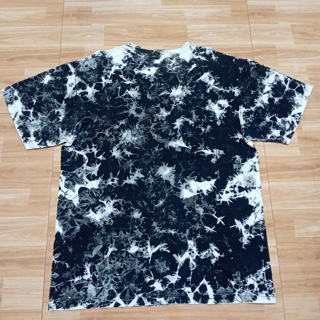 THAILAND SHIRT (Category: Activewear) located in Lingayen. Submitted by prince-cacatian (Listing ID 1465799993, Image 2). Description: SIZE/DIMES: W22 L29 GOOD CONDITION NO ISSUE.