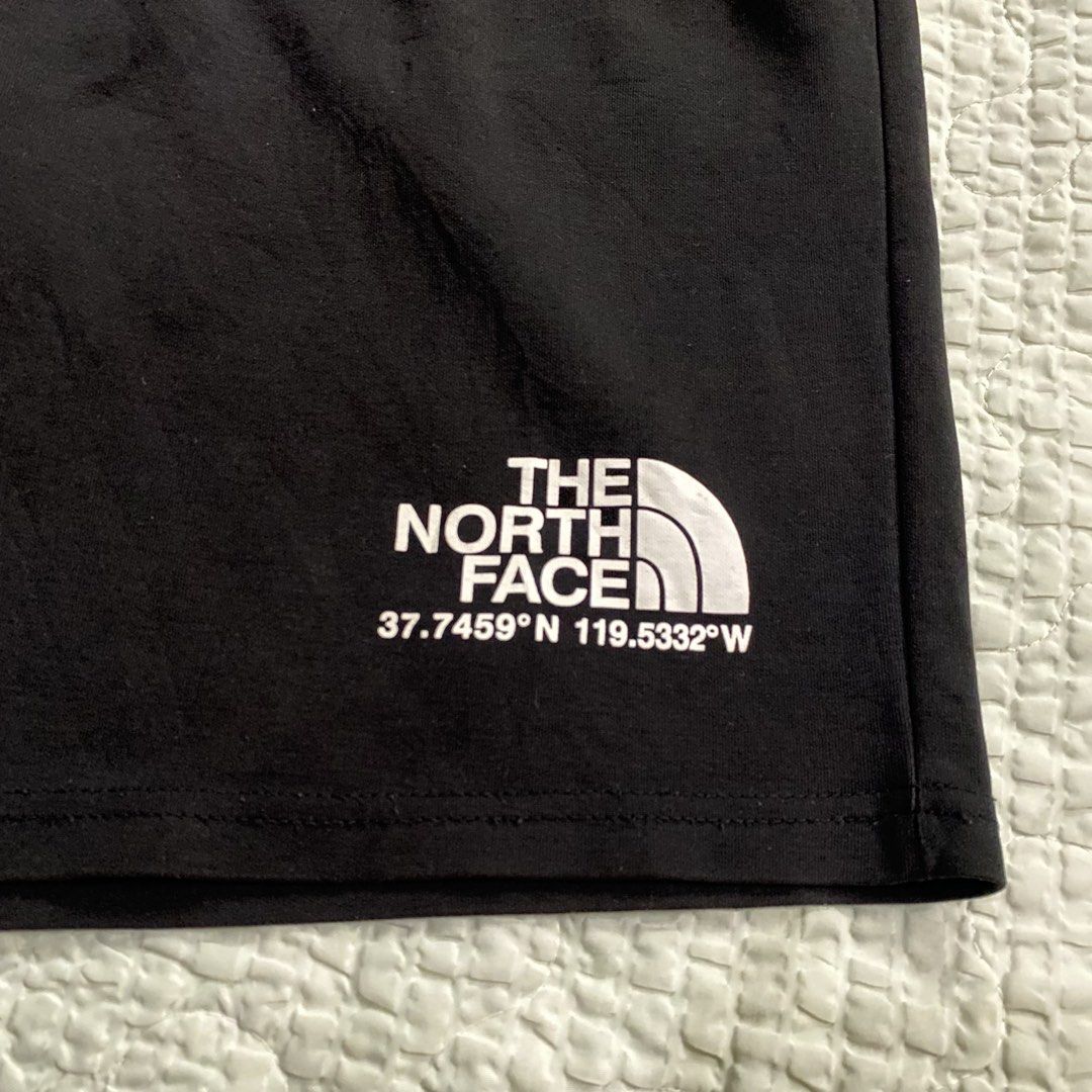 The North Face Coordinate Black Shorts (Category: Shorts) located in Iloilo. Submitted by chapxythriftshop (Listing ID 1465869022, Image 2). Description: The North Face Short Measurements: width - 26 to 38 length - 20 inches Condition Details: Good as new No pinholes Color rate: 9.8/10 My Price / Asking Price: 500 Transaction Details: Location: Mali-ao, Pavia, Iloilo Payment: Gcash Shipping via: J&T (Buyer shoulders shipping fee).