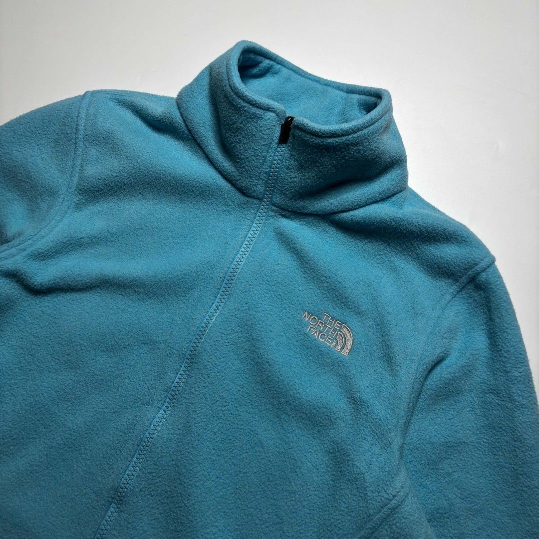 The North Face Fleece Jacket (Category: Coats, Jackets and Outerwear) located in San Pablo. Submitted by refitsph (Listing ID 1465825713, Image 3). Description: - Width: 19 - Length: 26 - Legit / Authentic - Flawless - Already Washed and Ready to Wear.
