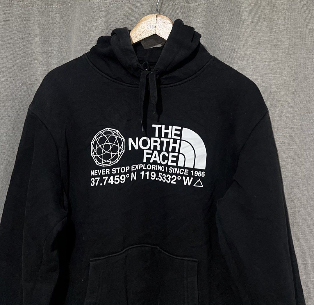 The north face hoodie! (Category: Coats, Jackets and Outerwear) located in General Trias. Submitted by luxfinds2019 (Listing ID 1465845036, Image 3). Description: The north facee hoodie! 799 shipped only! Fits medium 21by26.5 Excellent condition 💯 Loc laguna Pm.