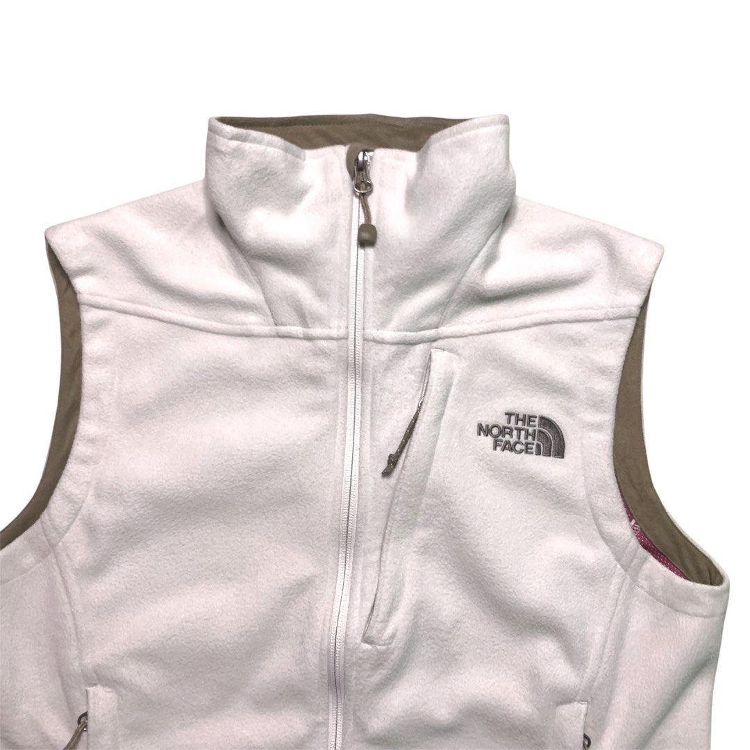 The North Face Windwall Fleece Vest (Category: Coats, Jackets and Outerwear) located in Taguig. Submitted by yo.cram (Listing ID 1465943755, Image 3). Description: The North Face Windwall Fleece Vest M Width 20” Length 22” Zippers & Drawstrings are workings No Flaws Mine:300.