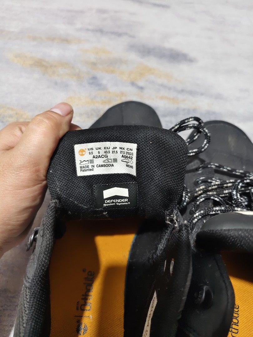 TIMBERLAND (Category: Sneakers) located in Dagupan City. Submitted by gandita.28 (Listing ID 1465780463, Image 3). Description: TIMBERLAND TREELINE STYLE US 9.5 UK 9 EUR 43.5 JP 27.5 ISSUE : NEEDS REGLUE.