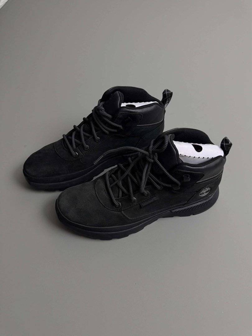 TIMBERLAND FIELD TREKKER MID TRAINER (Category: Sneakers) located in Guagua. Submitted by sweetboyy (Listing ID 1465772245, Image 2). Description: TIMBERLAND FIELD TREKKER MID TRAINER SIZE 9.5 US MENS.