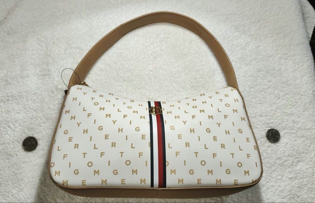 Tommy Hilfiger Shoulder Bag (Category: Shoulder Bags) located in Calamba. Submitted by teamosulitshop (Listing ID 1465886348, Image 1). Description: brandnew from USa 100% orig EDA nov2026.