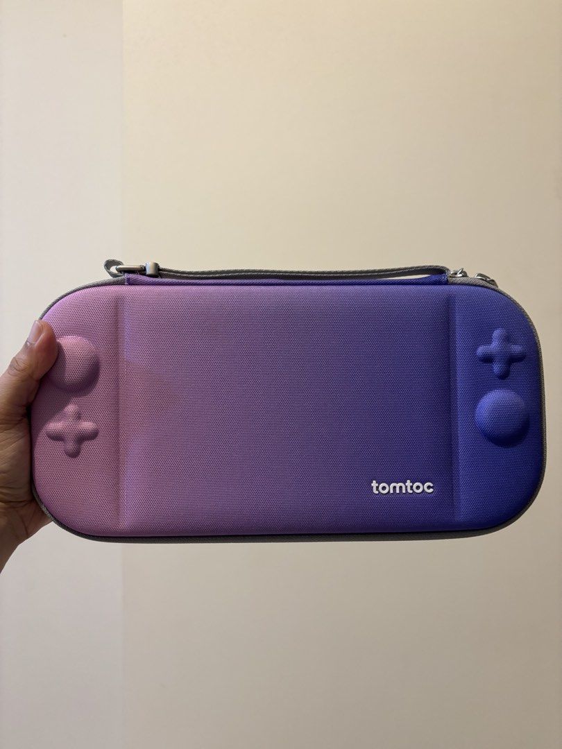 Tomtoc Nintendo Switch 2 Case | Makati (Category: Nintendo) located in Makati City. Submitted by bea00x (Listing ID 1465940614, Image 2). Description: never been used RFS: declutter 📍San Antonio, Makati 🚚 Lalamove fee will shoulder by the buyer. 💵 MOP: GCash or BPI when rider picks up the item at my place ❌ No returns and cancellations. 👉 Please note: 1. Seller will not be held liable for any damage to products caused by the rider/courier dur