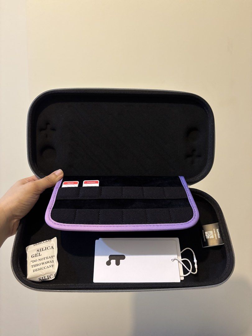 Tomtoc Nintendo Switch 2 Case | Makati (Category: Nintendo) located in Makati City. Submitted by bea00x (Listing ID 1465940614, Image 3). Description: never been used RFS: declutter 📍San Antonio, Makati 🚚 Lalamove fee will shoulder by the buyer. 💵 MOP: GCash or BPI when rider picks up the item at my place ❌ No returns and cancellations. 👉 Please note: 1. Seller will not be held liable for any damage to products caused by the rider/courier dur