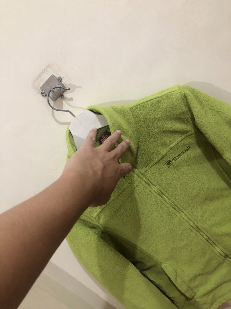Toread Jacket (Category: Coats, Jackets and Outerwear) located in Oas. Submitted by alithrifthunter (Listing ID 1465833678, Image 3). Description: .