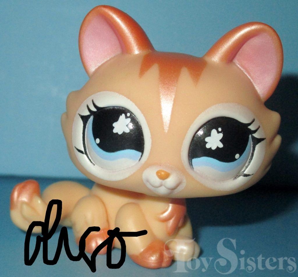 TRADING TO DISOS ONLY !!! LPS : 391 (Category: Kids Toys) located in Antipolo. Submitted by paumpompurin (Listing ID 1465822365, Image 3). Description: looking to trade my egyptian cat / lps 391 to any of the two ! can also add if you have both <3 FOR TRADING ONLY NOT FOR SALE .