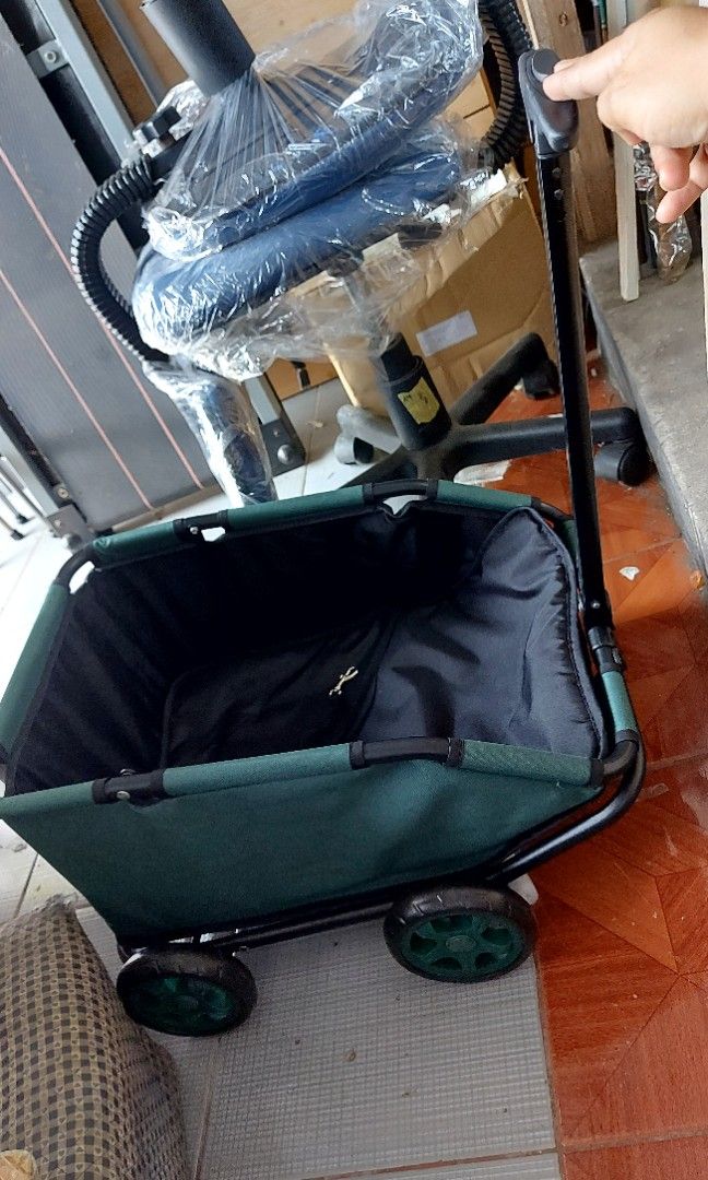 Trolley wagon (Category: Homes & Other Pet Accessories) located in Rizal. Submitted by zelle-online (Listing ID 1465906275, Image 1). Description: small size wagon for small breed ..