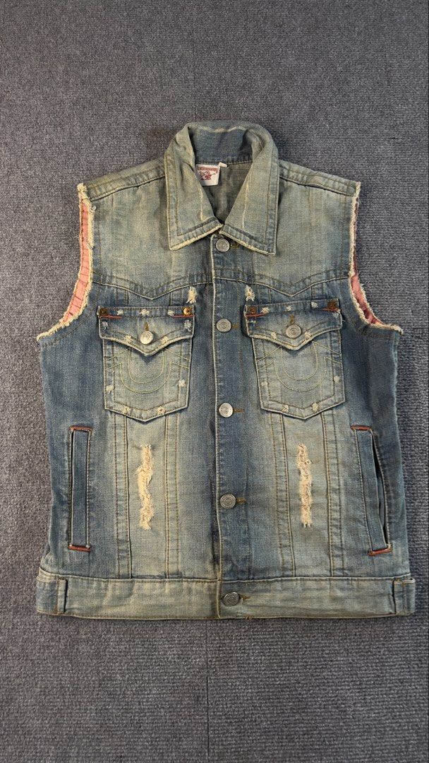 True Religion Denim Vest (Category: Vests) located in Argao. Submitted by rapidoy2k (Listing ID 1465913083, Image 1). Description: .