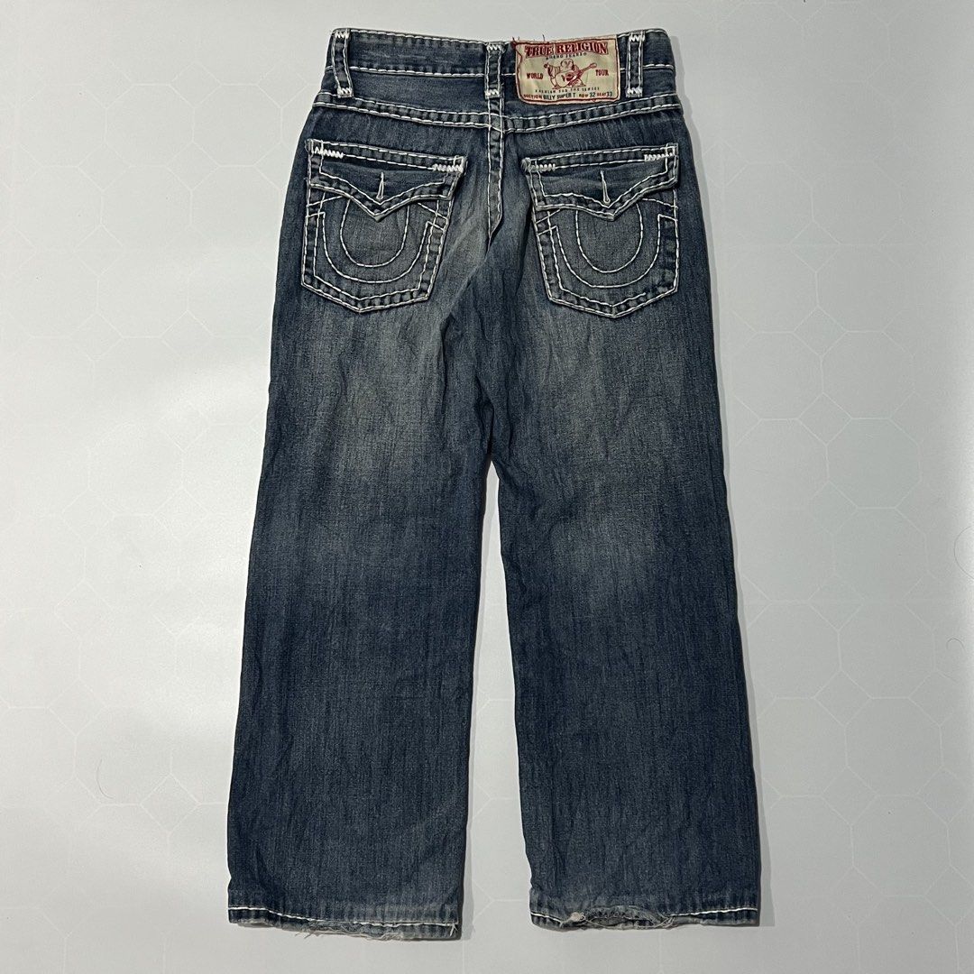 True Religion Thick Stitch Billy Super T (Category: Jeans) located in Caloocan City. Submitted by lostarchive_55 (Listing ID 1465914406, Image 1). Description: - Brand: True Religion - Style: Billy Super T - Wash: Classic blue denim - Details: Iconic thick white contrast stitching and signature horseshoe flap back pockets - Closure: Button fly - Size/Fit: Back leather patch indicates section 32, seat 33 - Condition: Excellent, ready to wear.
