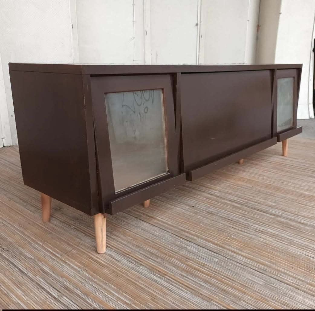 Tv Rack UpTo 65" (Category: TV Consoles) located in Meycauayan. Submitted by marygracecasimiro (Listing ID 1465778547, Image 2). Description: TV Stand / TV Console Good up to 65” L63 x W15.5 x H23.5 Price: 5,500🩷🧡.