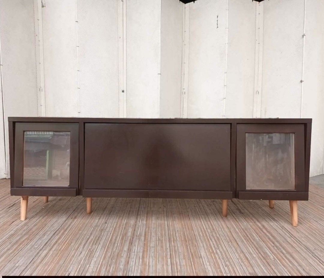 Tv Rack UpTo 65" (Category: TV Consoles) located in Meycauayan. Submitted by marygracecasimiro (Listing ID 1465778547, Image 1). Description: TV Stand / TV Console Good up to 65” L63 x W15.5 x H23.5 Price: 5,500🩷🧡.