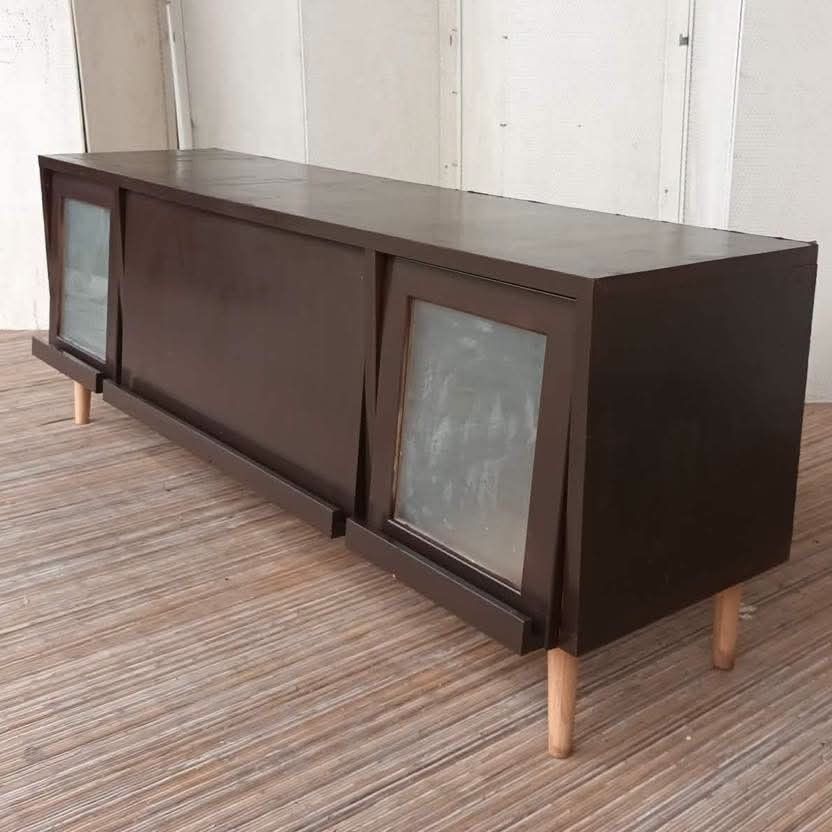 Tv Rack UpTo 65" (Category: TV Consoles) located in Meycauayan. Submitted by marygracecasimiro (Listing ID 1465778547, Image 3). Description: TV Stand / TV Console Good up to 65” L63 x W15.5 x H23.5 Price: 5,500🩷🧡.