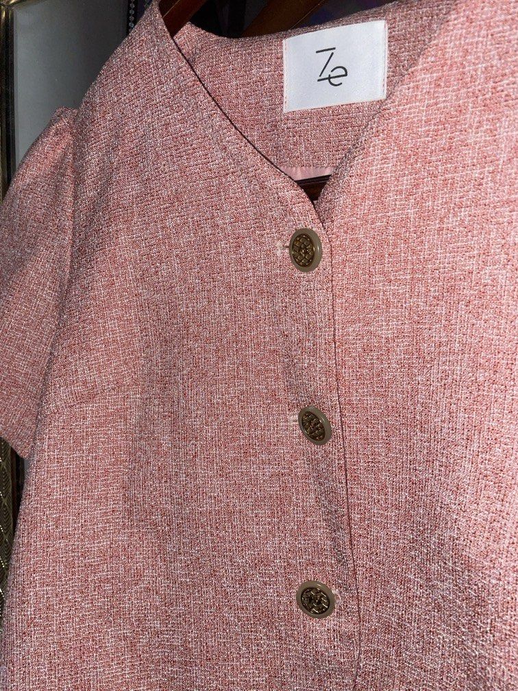 Tweed pink crop top (Category: Blouses) located in Bacolor. Submitted by louiviellefinds (Listing ID 1465942382, Image 2). Description: Good as new Wash but never worn .