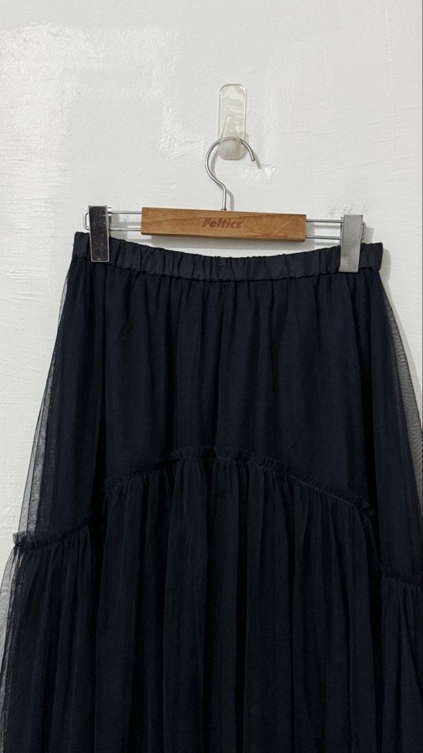 UNEVEN GARTERIZED RUFFLED SKIRT (Category: Skirts) located in Cordova. Submitted by thedecluterrer (Listing ID 1465761609, Image 2). Description: Length 32” Waist 28-34.