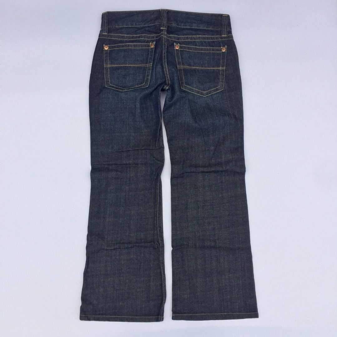UNIQLO Bootcut Low rise Jeans Pants (Category: Jeans) located in Pagsanjan. Submitted by ovothrift (Listing ID 1465864733, Image 2). Description: length - 36 size - 32 hem - 10 thigh - 11.5 front rise - 7.5 back rise - 12.5 very good condition need wash no issue authentic Feel free to message me if you have questions or want more photos random freebies each order Style: Bootcut / Boyfriend jeans Color: Dark wash denim blue.