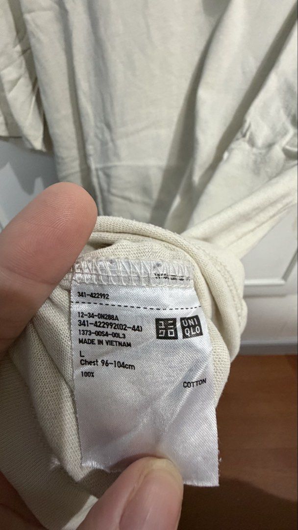 Uniqlo Crew Neck - Large (Category: Tshirts & Polo Shirts ) located in Muntinlupa City. Submitted by katjmd (Listing ID 1465781468, Image 2). Description: Men’s Uniqlo Crew Neck - Large.