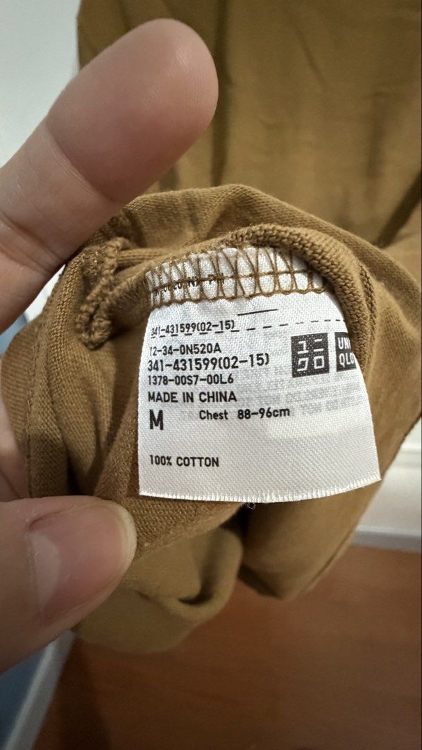 Uniqlo Crew Neck - Medium (Category: Tshirts & Polo Shirts ) located in Muntinlupa City. Submitted by katjmd (Listing ID 1465779437, Image 2). Description: Men’s Uniqlo Crew Neck - Medium.