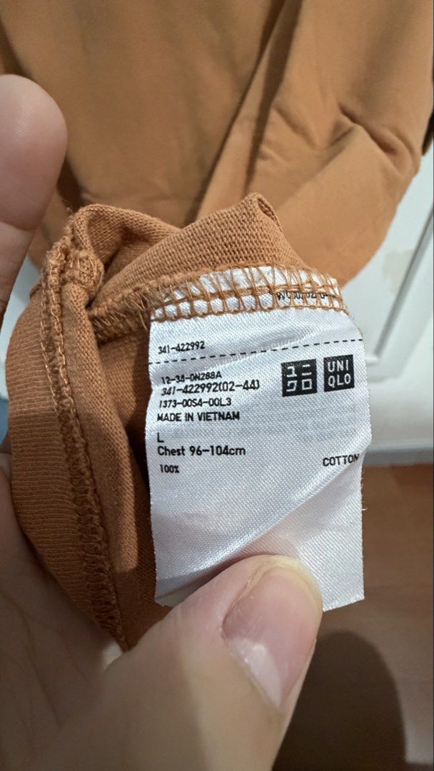 Uniqlo Crew Neck - Large (Orange) (Category: Tshirts & Polo Shirts ) located in Muntinlupa City. Submitted by katjmd (Listing ID 1465779071, Image 2). Description: Men’s Uniqlo Crew Neck - Large (Orange).