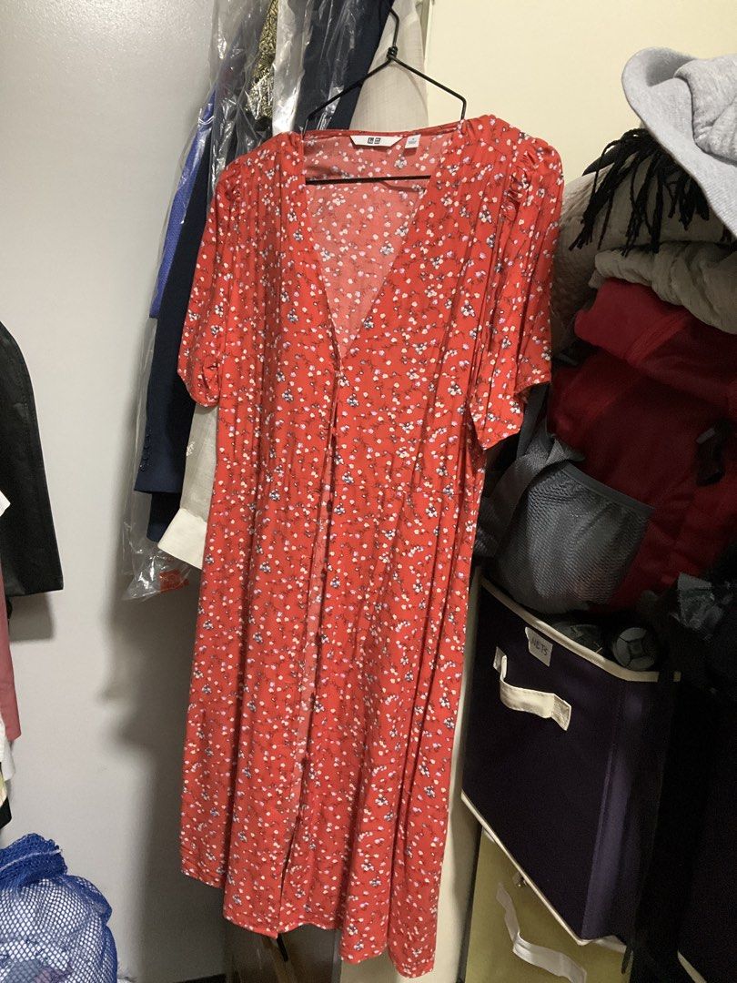 Uniqlo dress (Category: Dresses) located in Quezon City. Submitted by freshspaces (Listing ID 1465777910, Image 3). Description: Maganda pa at vibrant pa ang color nya, very comfortable. Decluterring lang..
