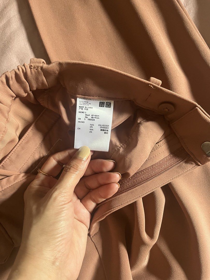 Uniqlo Dusty Pink Pants Size Small (Category: Other Bottoms) located in Makati City. Submitted by joylemjnd (Listing ID 1465783572, Image 2). Description: - Brand: Uniqlo - Color: Dusty Pink - Size: S - Design: Pleated front, stretchy back, front zipper and hook closure - Style: Versatile for office wear or casual outings.