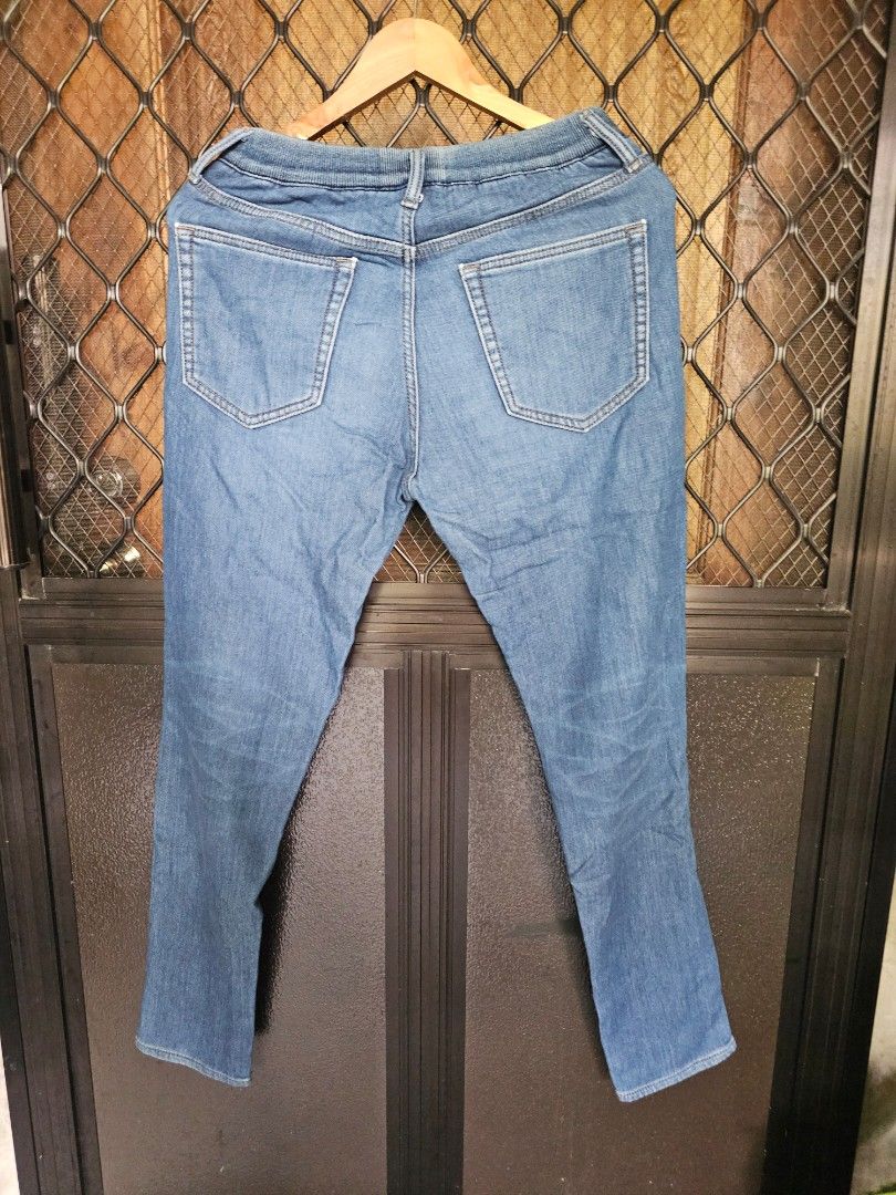 Uniqlo easy pants (Category: Jeans) located in Pasig City. Submitted by a.ejs. (Listing ID 1465786722, Image 3). Description: Uniqlo easy pants Blue wash denim Used but in an excellent condition Small, stretchable 400.