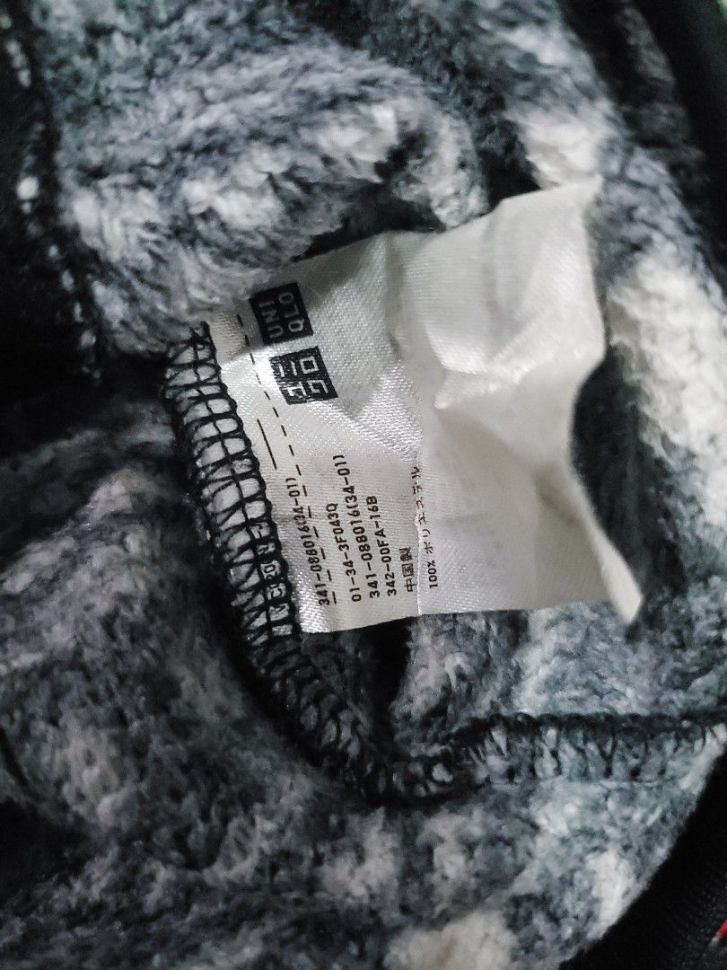 Uniqlo Fair Isle Fleece Full Zip Jacket Size M (Category: Coats, Jackets and Outerwear) located in Pasay City. Submitted by zildsebas (Listing ID 1465927049, Image 3). Description: - Brand: Uniqlo - Style: Full-zip fleece jacket with classic Fair Isle pattern - Color: Black, grey, and white - Size: Medium (Regular fit) - Hardware: Smooth and durable YKK front zipper - Features: Stand collar, soft and cozy interior/exterior - Condition: Excellent 