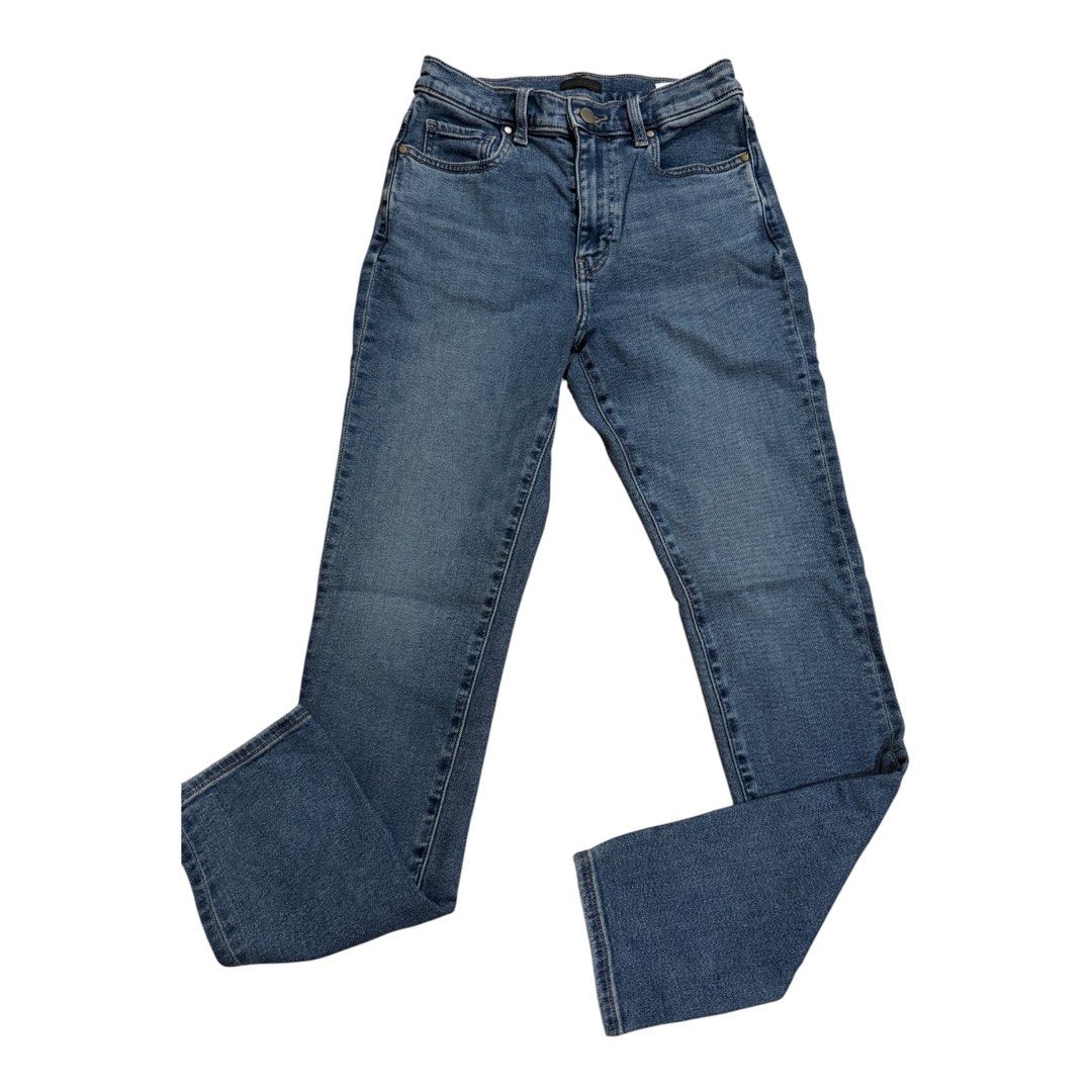 Uniqlo Heattech denim jeans (Category: Jeans) located in Lipa City. Submitted by lifestyled (Listing ID 1465947871, Image 2). Description: Uniqlo denim heatech jeans Size 25 Bottom- W-13” L- 39” Color rate- 10/10 💯 Authentic.