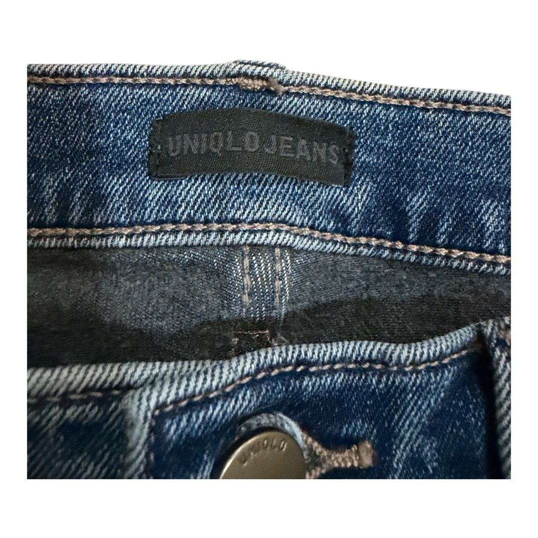 Uniqlo Heattech denim jeans (Category: Jeans) located in Lipa City. Submitted by lifestyled (Listing ID 1465947871, Image 3). Description: Uniqlo denim heatech jeans Size 25 Bottom- W-13” L- 39” Color rate- 10/10 💯 Authentic.