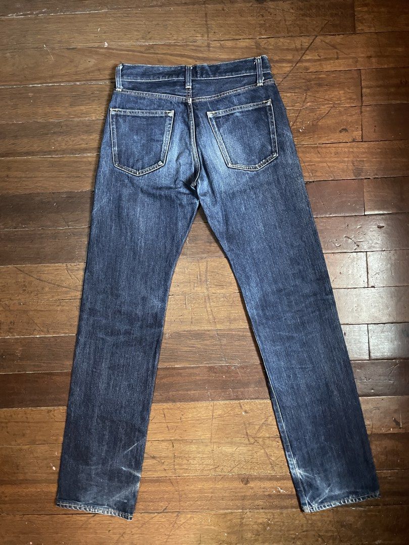Uniqlo Jeans (Category: Jeans) located in Quezon City. Submitted by latypeshyt (Listing ID 1465798307, Image 3). Description: Waist: 27 Length: 41 Thigh: 10.5 Leg Opening: 7.5.
