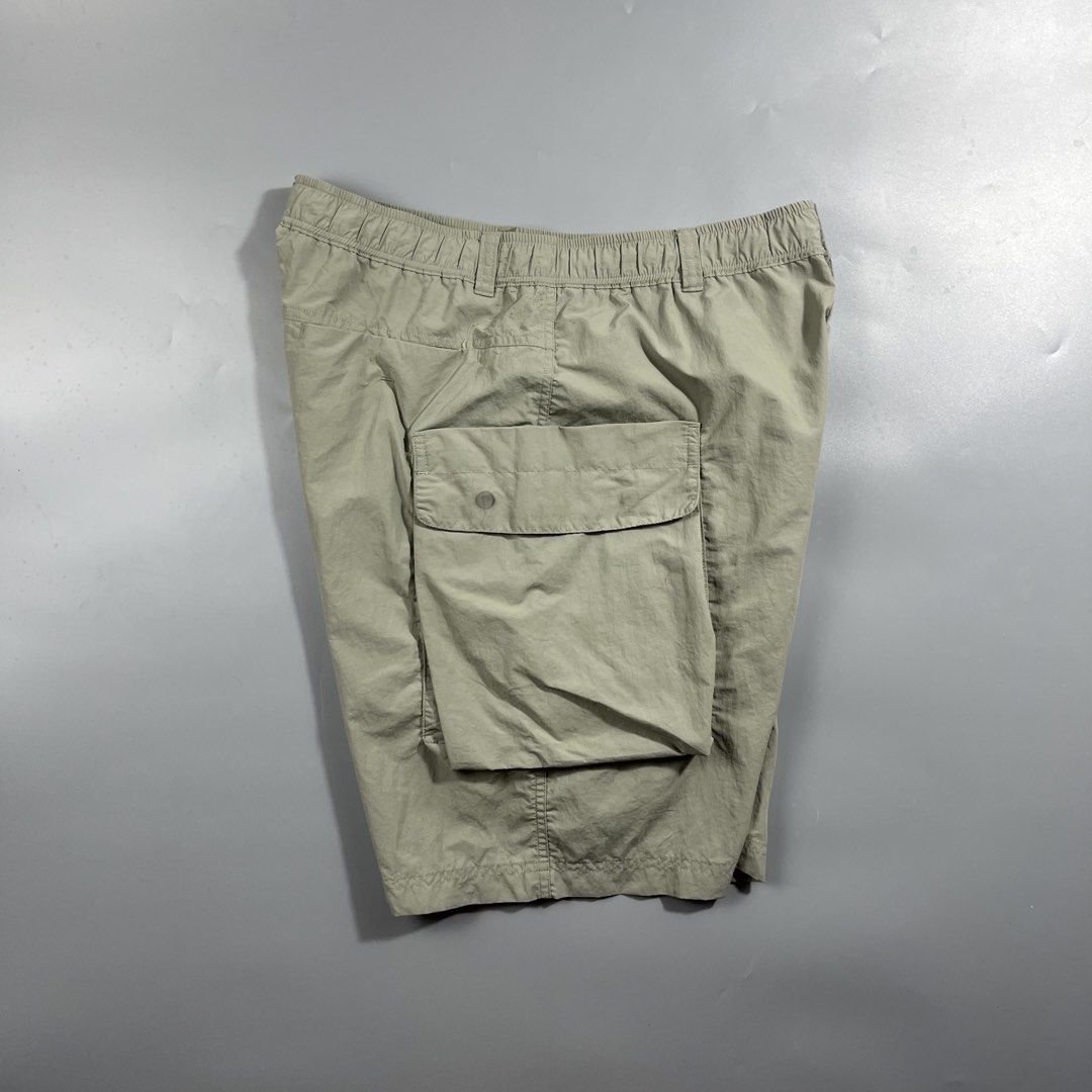 Uniqlo Parachute Cargo Shorts (Category: Activewear) located in Los Banos. Submitted by 4030.archives. (Listing ID 1465804347, Image 3). Description: Uniqlo Parachute Cargo Shorts 900 Pesos Large Fits 32-34 Waistline Length : 21 inches Hem : 13 inches Excellent Condition.