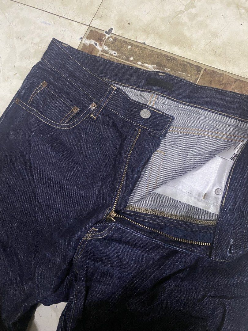Uniqlo raw selvedge jeans (Category: Jeans) located in Tagoloan. Submitted by puretiger-389e (Listing ID 1465897208, Image 2). Description: Uniklo raw selvedge Regular fit Straight Middle rise As new condition Size 31-32 waistline 41 full length 11.5 Thigh 7.5 leg open No issue 📍Tagoloan misamis oriental.