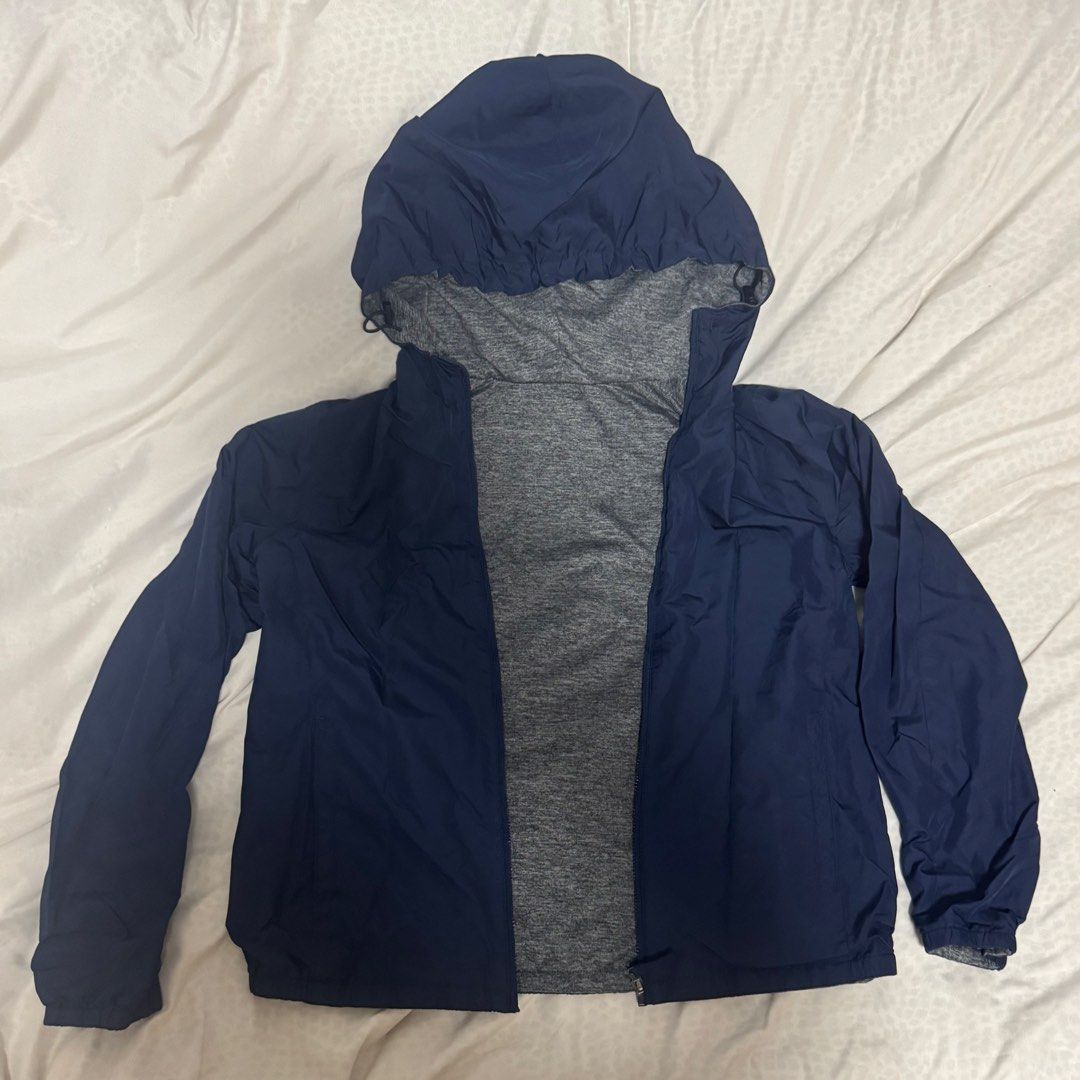 UNIQLO Reversible Jacket in Navy - Size M (Category: Coats, Jackets and Outerwear) located in Quezon City. Submitted by chryswb (Listing ID 1465783084, Image 1). Description: - Size - M - Smooth Fabric - Reversible Parka - Location of Seller - Near New Manila, Quezon City - MOP : GCash - Delivery fee c/o buyer - Proof of payment before delivery. Feel free to send me a message for further inquiries..