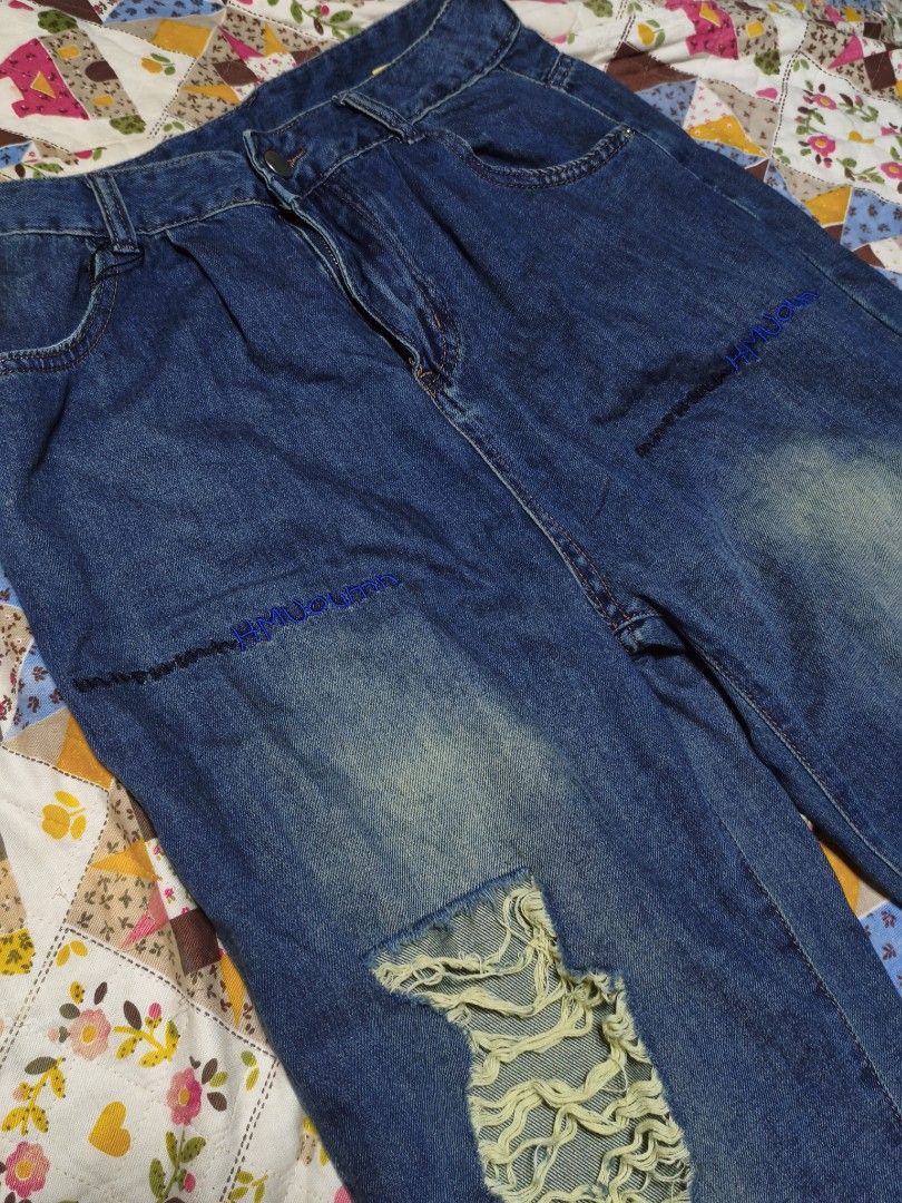 Unisex Baggy Pants (Category: Jeans) located in Las Pinas. Submitted by dnbrbnt (Listing ID 1465814383, Image 2). Description: size 29-30 highwaist length 37 loc. las piñas.