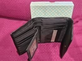 Unused Fossil Trifold Wallet (Category: Wallets & Card Holders) located in Makati City. Submitted by luckymoonshop (Listing ID 1465890312, Image 3). Description: Fossil Trifold Wallet Selling Price: PHP 1,000.00.