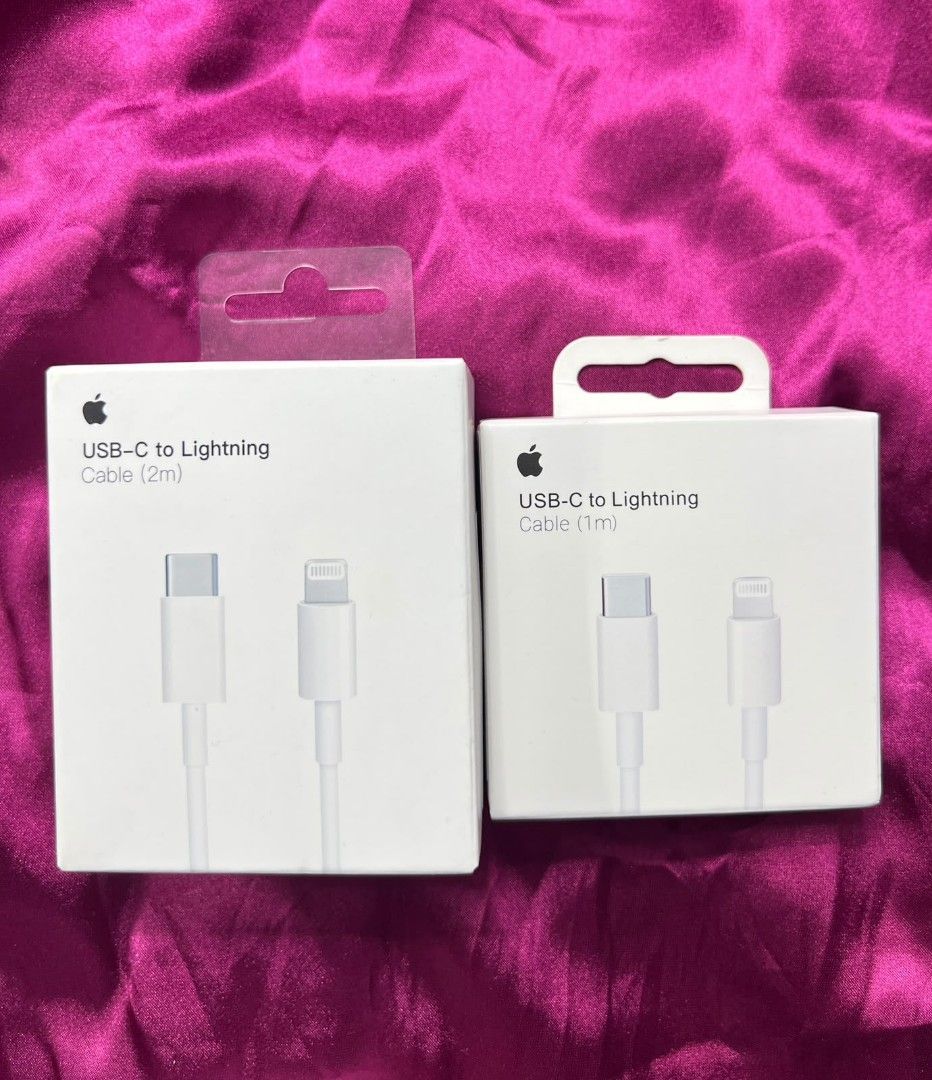 USB C TO LIGHTNING CABLE 1M/2M (Category: Chargers & Cables) located in Manila. Submitted by itsashy (Listing ID 1465808696, Image 1). Description: WITH 3 DAYS REPLACEMENT WARRANTY NO REFUND POLICY LALAMOVE / J&T / MEET UP.