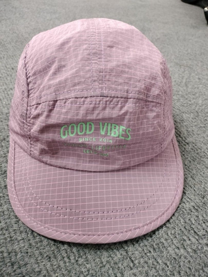 Vamos Feathr Cap (Category: Activewear) located in Manila. Submitted by sackclothco. (Listing ID 1465900991, Image 2). Description: Vamos Feathr Cap ▶️ Running Cap ▶️ Retail Price ▶️ DM for inquiries ▶️ Location: Imus.