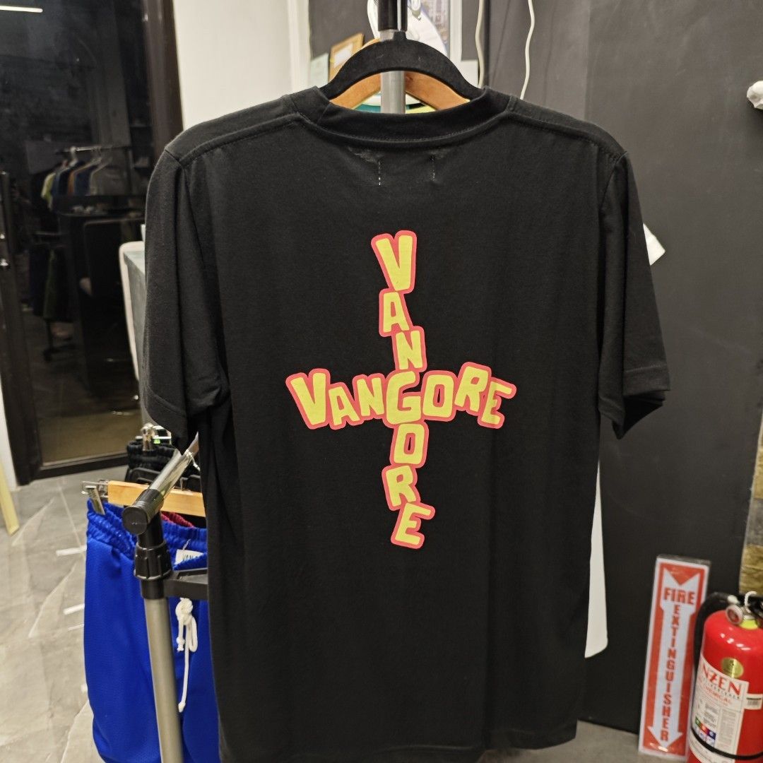 VAN GORE Black Graphic T-Shirt (Category: Tshirts & Polo Shirts ) located in Iloilo. Submitted by teezeewhyyy (Listing ID 1465932960, Image 2). Description: .