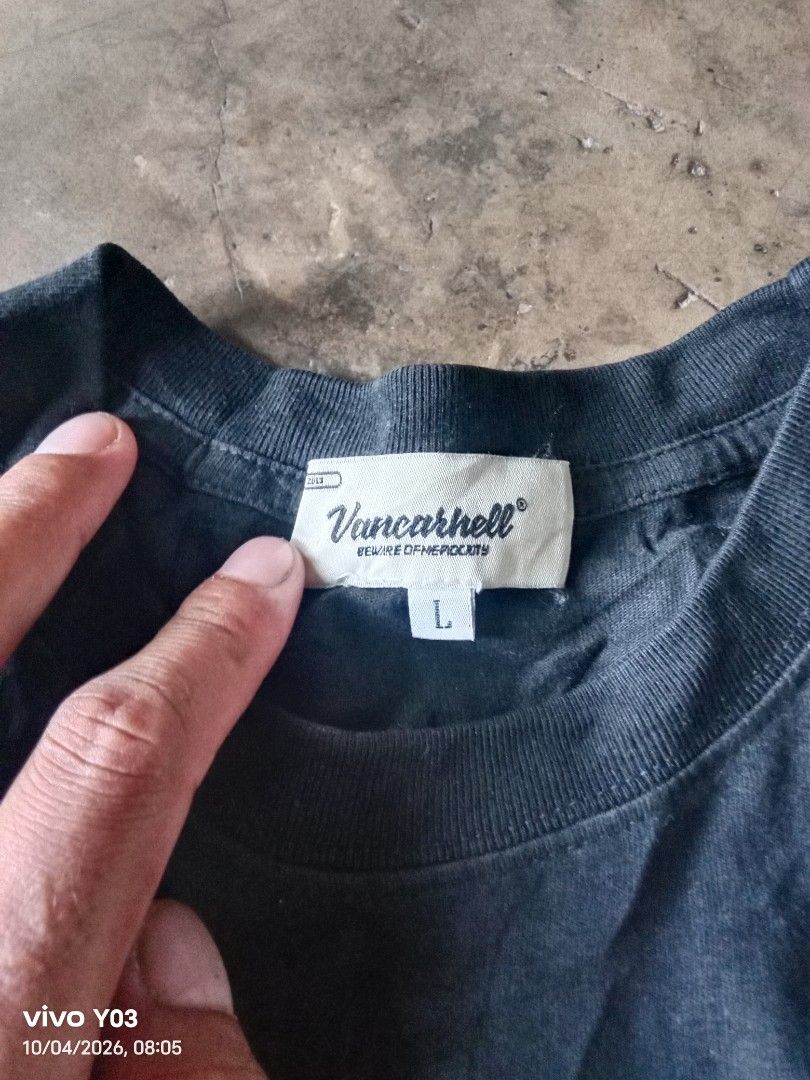 Vancarhell (Category: Tshirts & Polo Shirts ) located in Cabuyao City. Submitted by blake657 (Listing ID 1465760214, Image 3). Description: vancarhell size large .