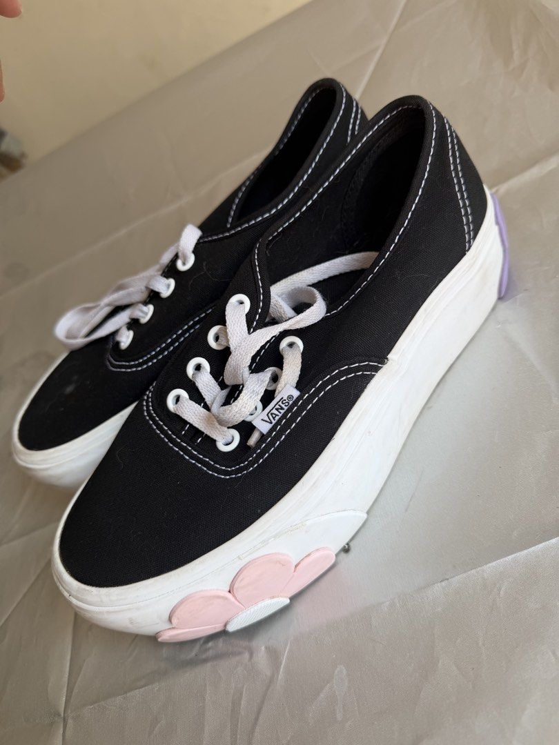 Vans AUTHENTIC Stackform Oversized Florals Skate Shoe Black (Category: Sneakers) located in Cagayan de Oro. Submitted by baglady19 (Listing ID 1465857281, Image 2). Description: ‼️THIS IS AUTHENTIC, store bought and NOT A THRIFT FIND ‼️ • Vans Authentic Stackform Oversized Florals Skate Shoe - Black • Size 6 Women’s • Retails for $79.99 (₱4,600) • Selling for ₱1500 • No issues, just needs cleaning • Box not included • 100% AUTHENTIC, purchased in