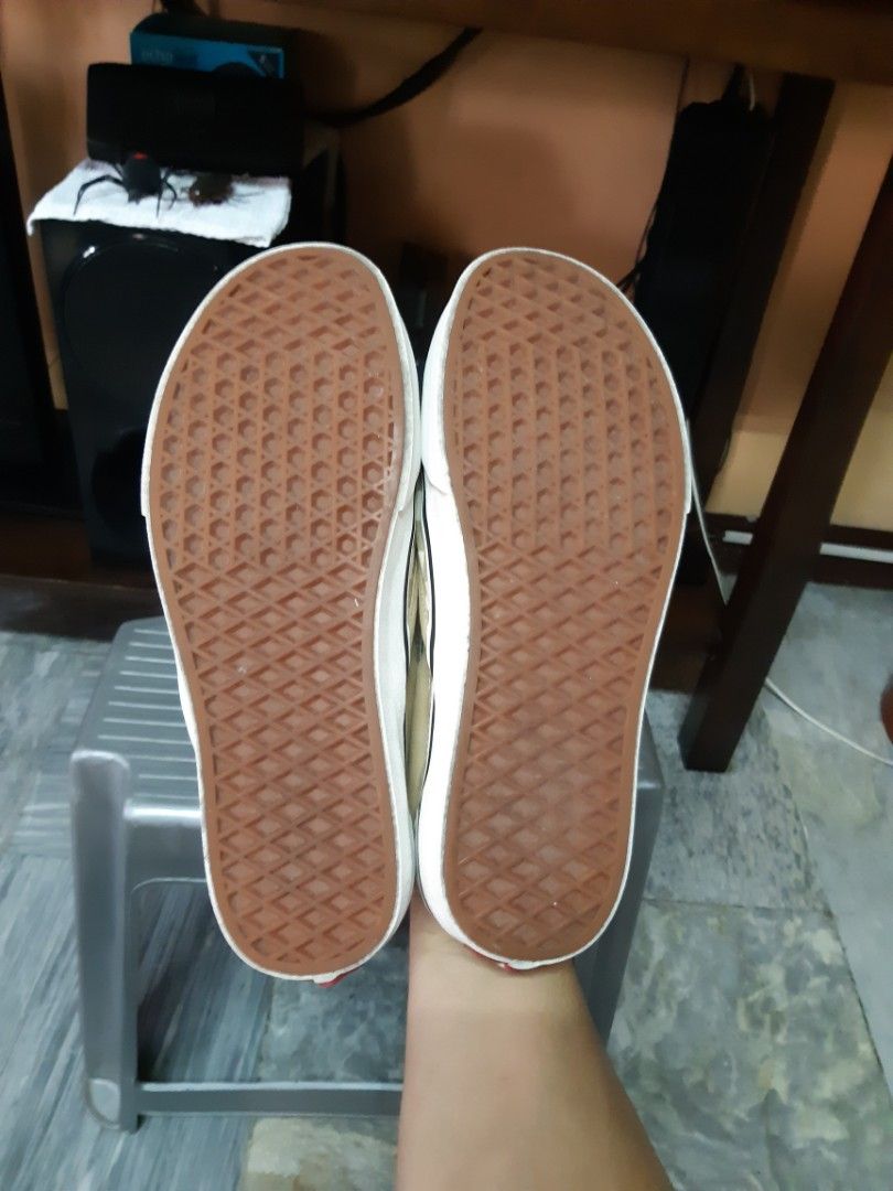Vans classic slip-on (Category: Sneakers) located in Quezon City. Submitted by littlebigscore (Listing ID 1465840214, Image 3). Description: Size 9M - No box Beige colorway.