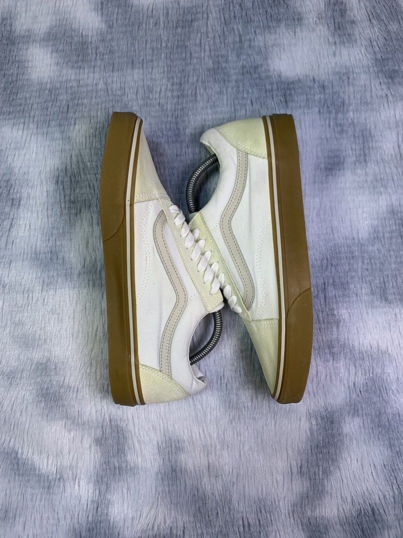VANS OLD SKOOL GUMSOLE (Category: Sneakers) located in Quezon City. Submitted by shooz.kartel (Listing ID 1465908263, Image 3). Description: For sale only‼️ VANS OLD SKOOL GUMSOLE Excellent condition Issue minimal sign of usage only Size 9 us 42 euro 27 cm 1550 + sf only Legit/Authentic 💯 Pm for fast transact! 📩 Can do ship nationwide MOP: paymaya, bank transfer or gcash Location: Metro manila.