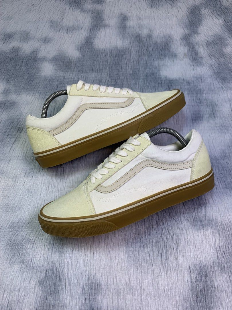 VANS OLD SKOOL GUMSOLE (Category: Sneakers) located in Quezon City. Submitted by shooz.kartel (Listing ID 1465908263, Image 1). Description: For sale only‼️ VANS OLD SKOOL GUMSOLE Excellent condition Issue minimal sign of usage only Size 9 us 42 euro 27 cm 1550 + sf only Legit/Authentic 💯 Pm for fast transact! 📩 Can do ship nationwide MOP: paymaya, bank transfer or gcash Location: Metro manila.