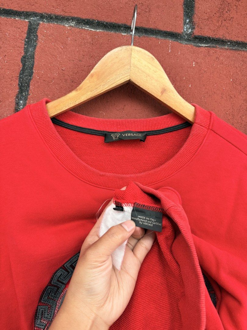 Versace (Category: Luxury Apparel) located in Baguio. Submitted by mardimercredi14 (Listing ID 1465846785, Image 3). Description: 🔥 Versace Dimensions: 21*26 Condition: very good Color Rate: 9 ❌ minimal sunfade neckline.