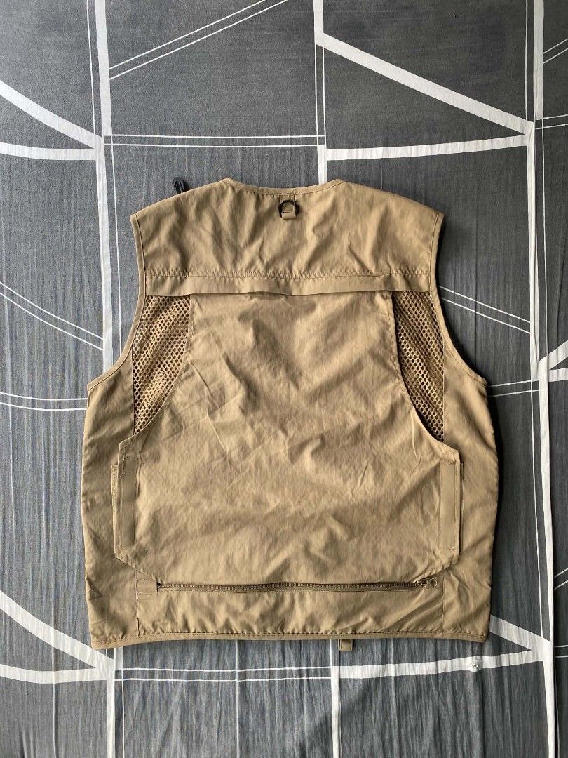 Vest (Category: Activewear) located in Manila. Submitted by raymondrob54698 (Listing ID 1465773247, Image 3). Description: .